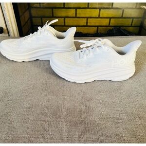 Hoka Clifton 9 sneakers white size 7